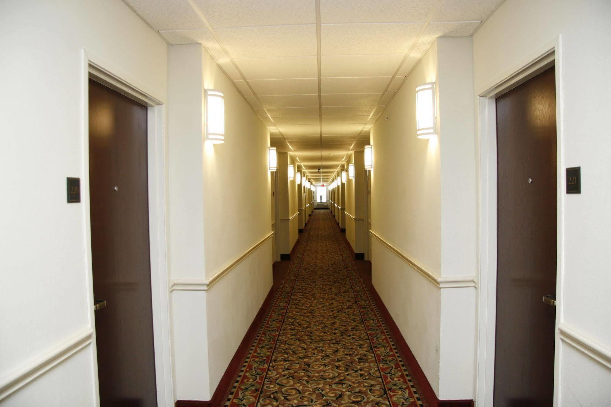 Budget Host Inn&Suites Cameron Buitenkant foto